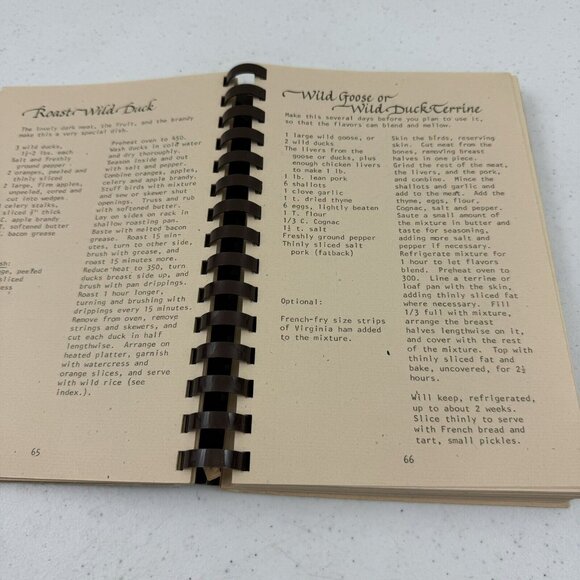 Woodlawn Plantation Cook Book 1979 Nelly’s Needlers Great Collection Of Recipes - Picture 8 of 13